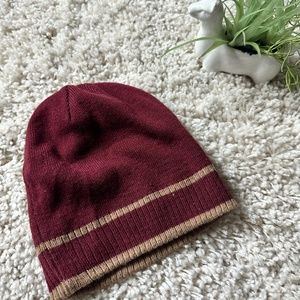 Harry Potter like gold and red simple casual fall or spring fashion bean…